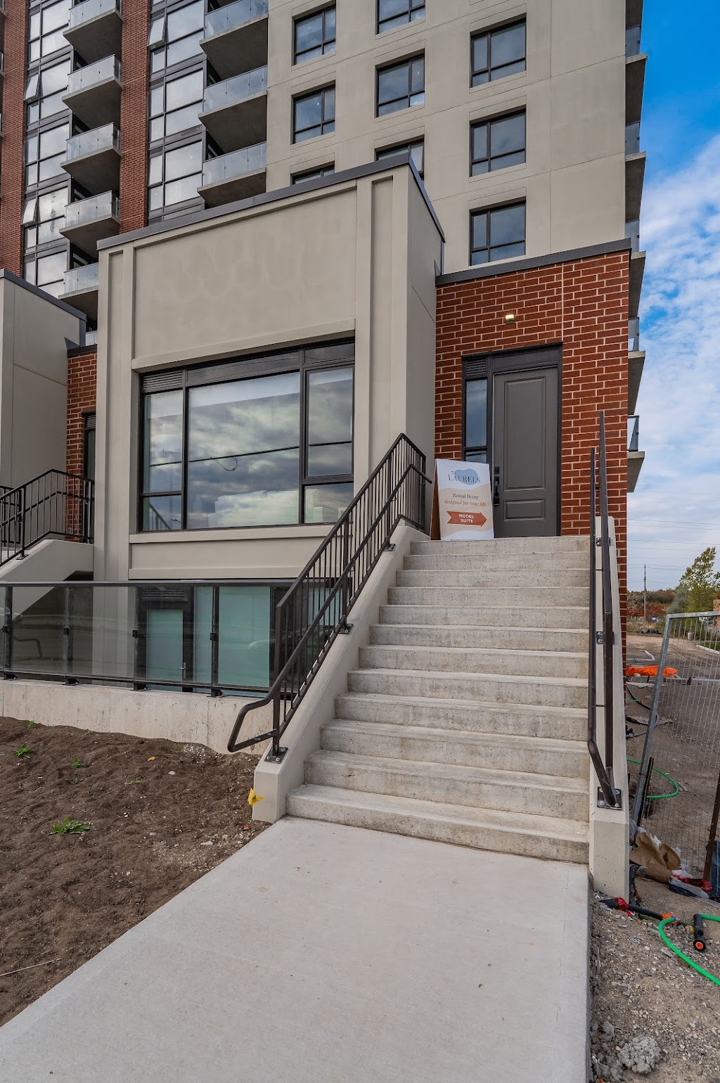 The Laurels Waterloo | 460 Columbia St W, Waterloo, ON N2T 0C7, Canada | Phone: (519) 804-4000