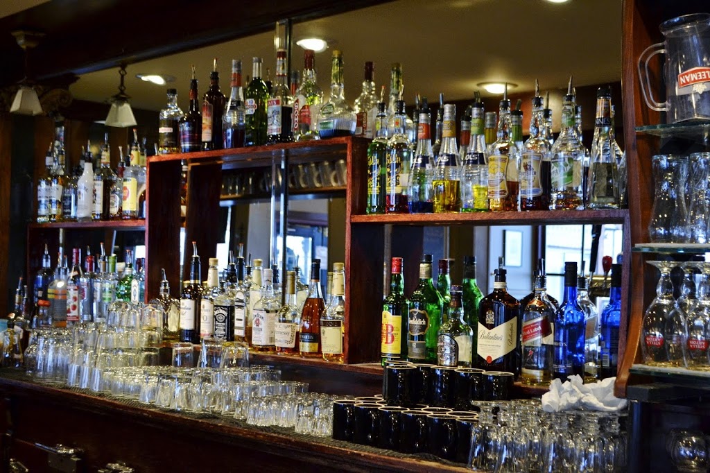 Lantzville Village Pub | 7197 Lantzville Rd, Lantzville, BC V0R 2H0, Canada | Phone: (250) 390-4019