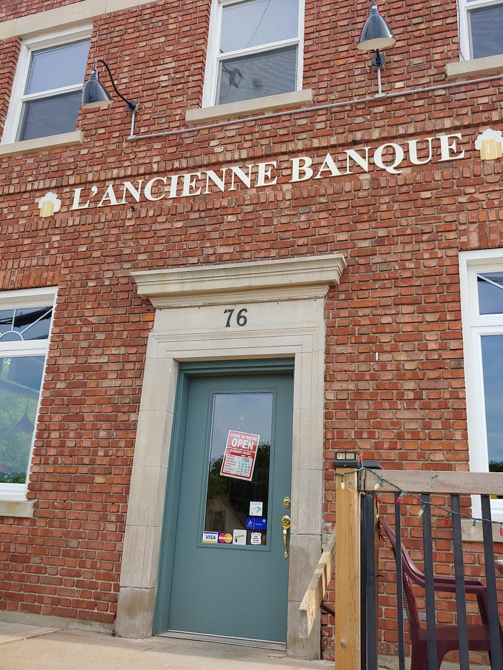 LAncienne Banque - Restaurant & Brewpub | 76 Rue Saint-Jacques, Chapeau, QC J0X 1M0, Canada | Phone: (819) 689-2265