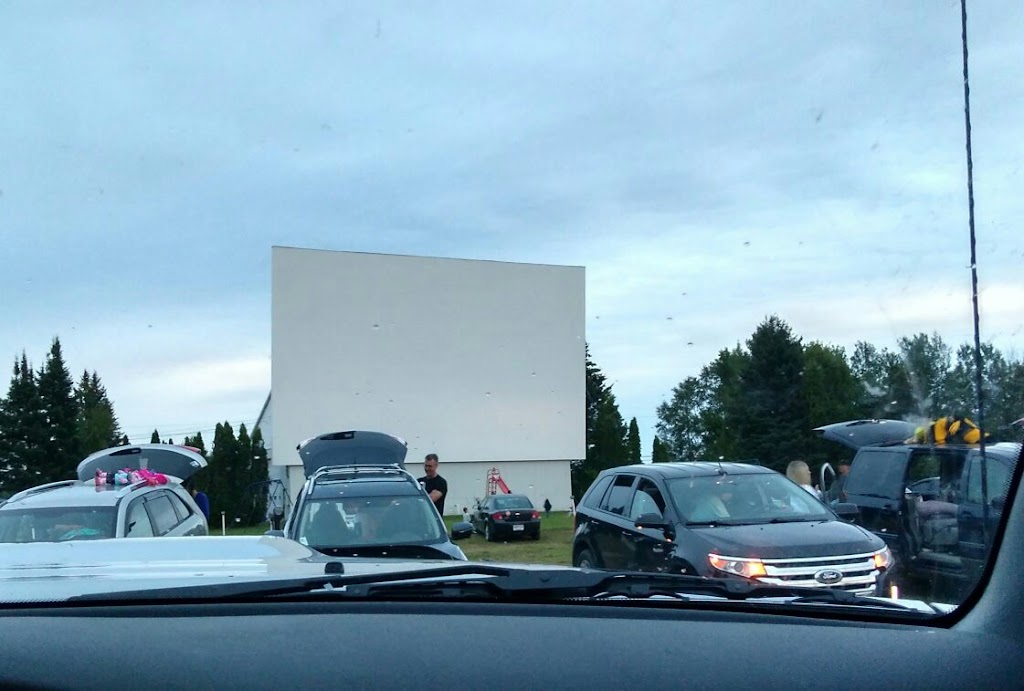 Skylight Drive-In | 199 Forest Lea Rd, Pembroke, ON K8A 6W6, Canada | Phone: (613) 732-2136