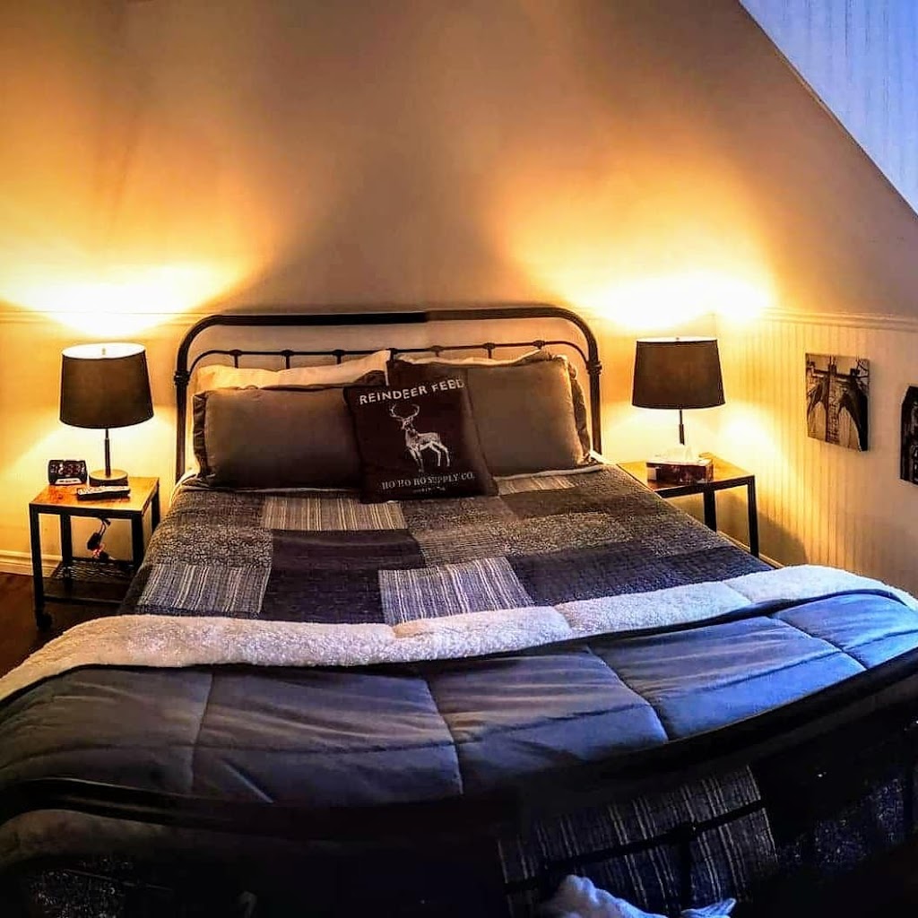 The Muskoka River Chalet | 99 Front St, Bracebridge, ON P1L 1J6, Canada | Phone: (416) 774-8311