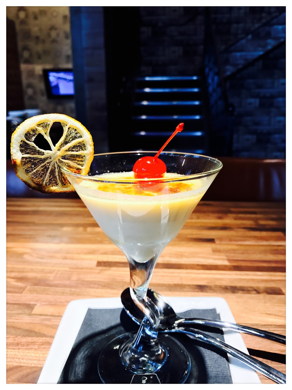 Polos Social Lounge | 950 Emerald Dr, Sherwood Park, AB T8H 0W6, Canada | Phone: (780) 570-1550