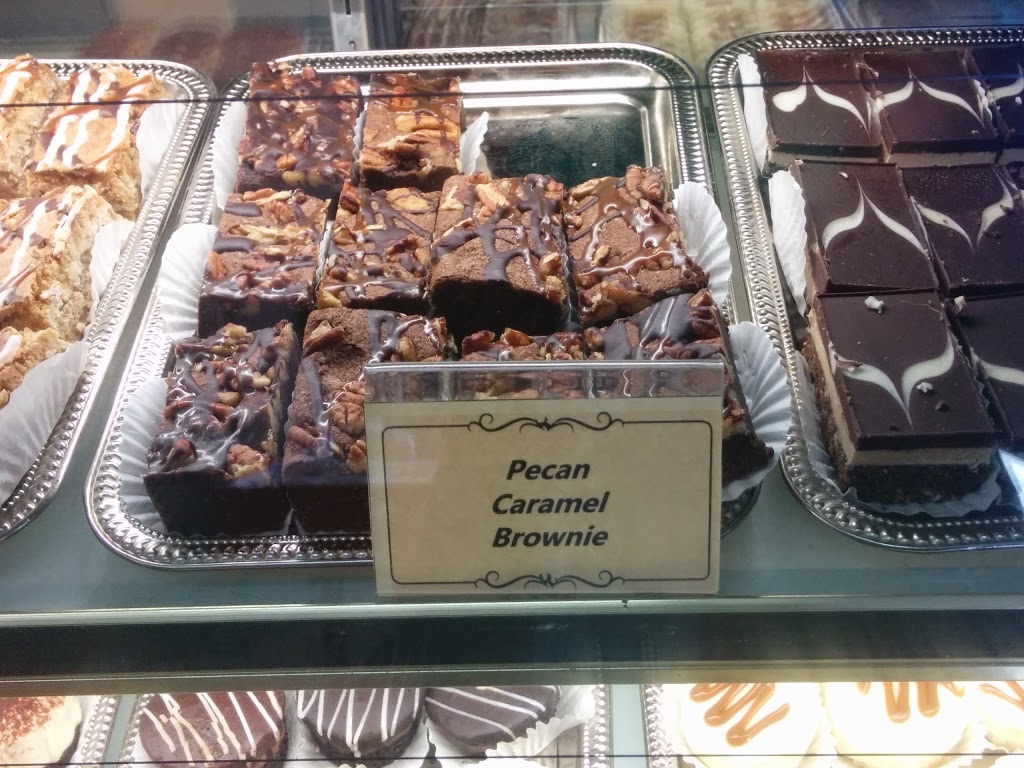 Riganellis Bakery Ltd | 16 Ormond St S, Thorold, ON L2V 1Y1, Canada | Phone: (905) 227-1156
