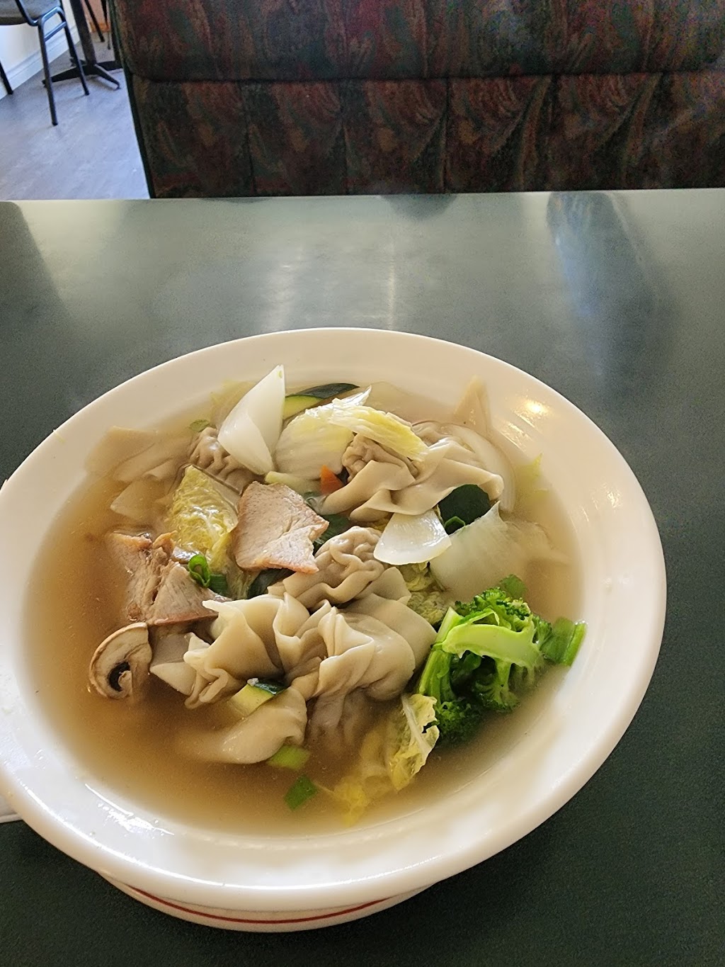 Hong Kong Restaurant | 101 Central Ave W, Linden, AB T0M 1J0, Canada | Phone: (403) 546-2161