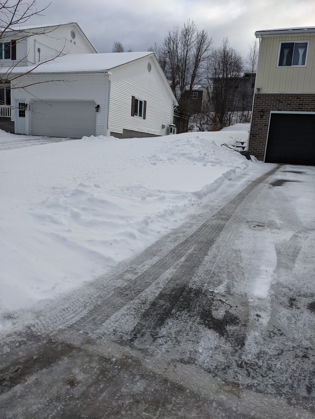Quispamsis Snow Plowers | 2 Stoneycroft Rd, Quispamsis, NB E2E 4R1, Canada | Phone: (506) 719-9711