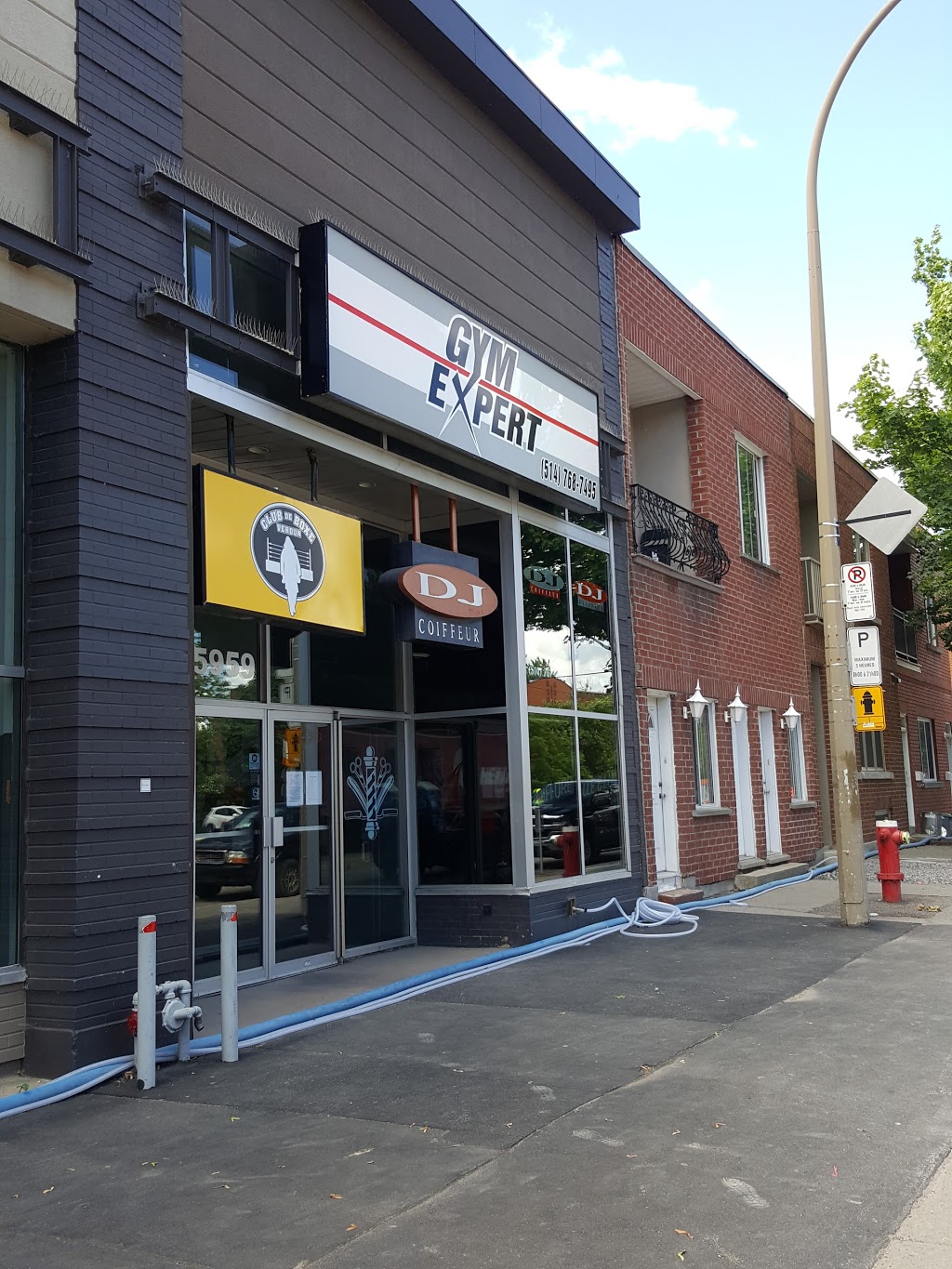 D J Coiffeur Enr | 5955 Rue de Verdun, Verdun, QC H4H 1M5, Canada | Phone: (514) 767-4385