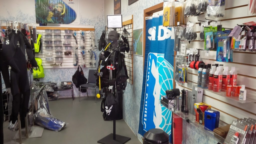 Deans Sport and Dive | 1595 Victoria St N, Kitchener, ON N2B 3E6, Canada | Phone: (519) 742-1230