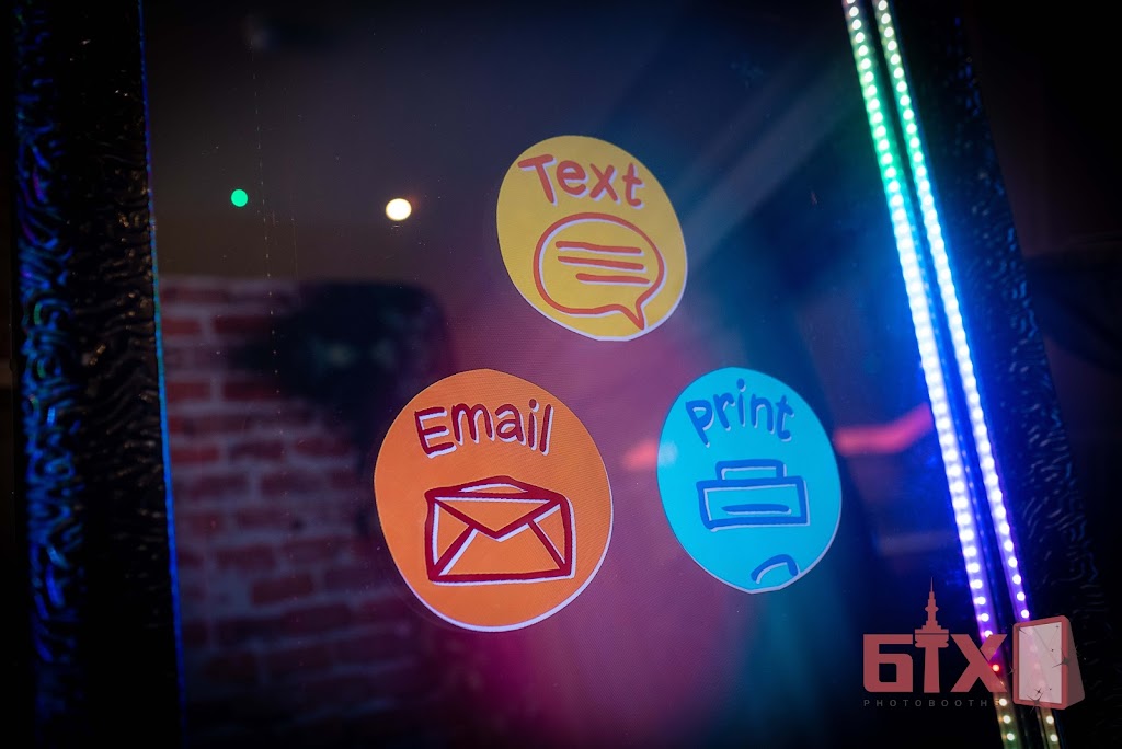 6ix Photobooths | 1127 Broadview Ave Suite B, East York, ON M4K 2S6, Canada | Phone: (647) 703-7866