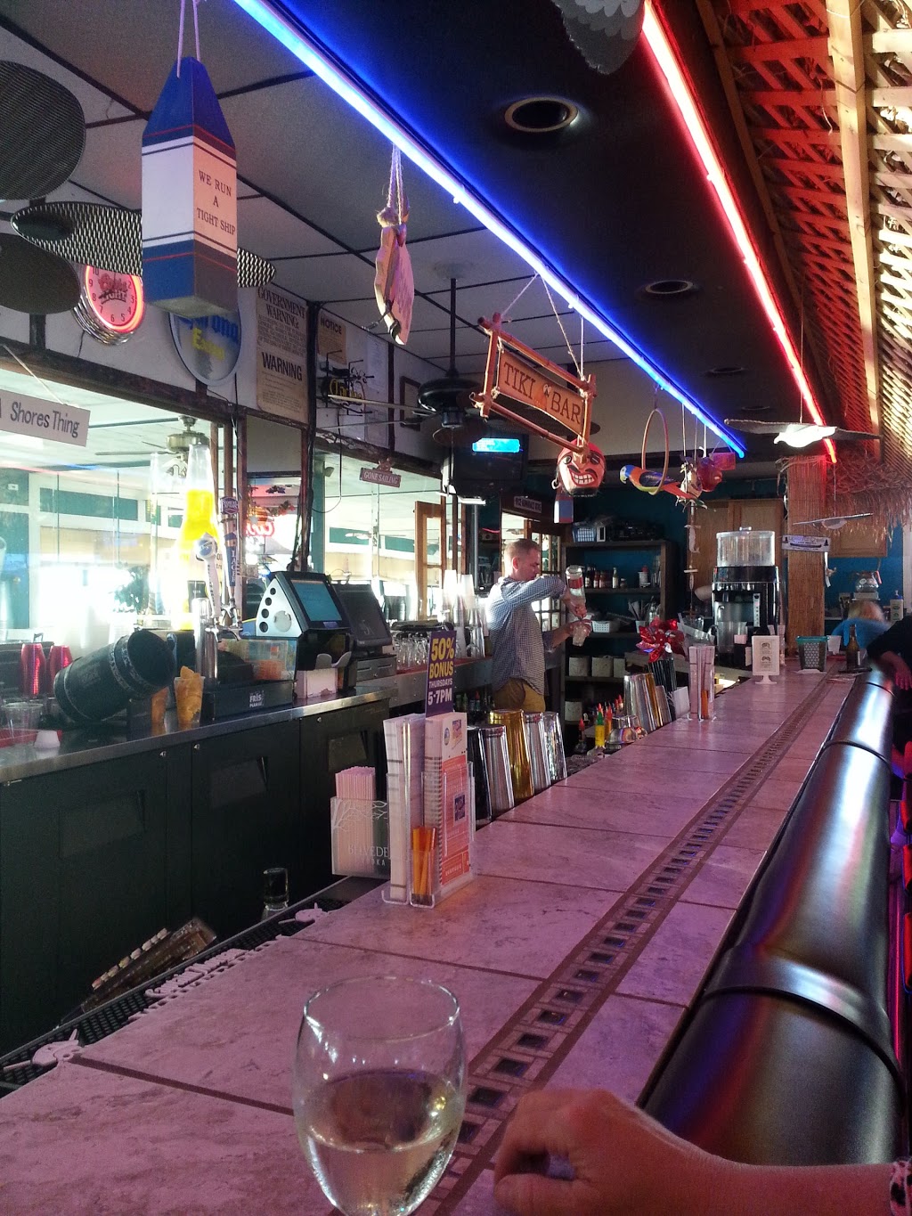 The Shores Waterfront Restaurant | 2 Detroit St, North Tonawanda, NY 14120, USA | Phone: (716) 693-7971