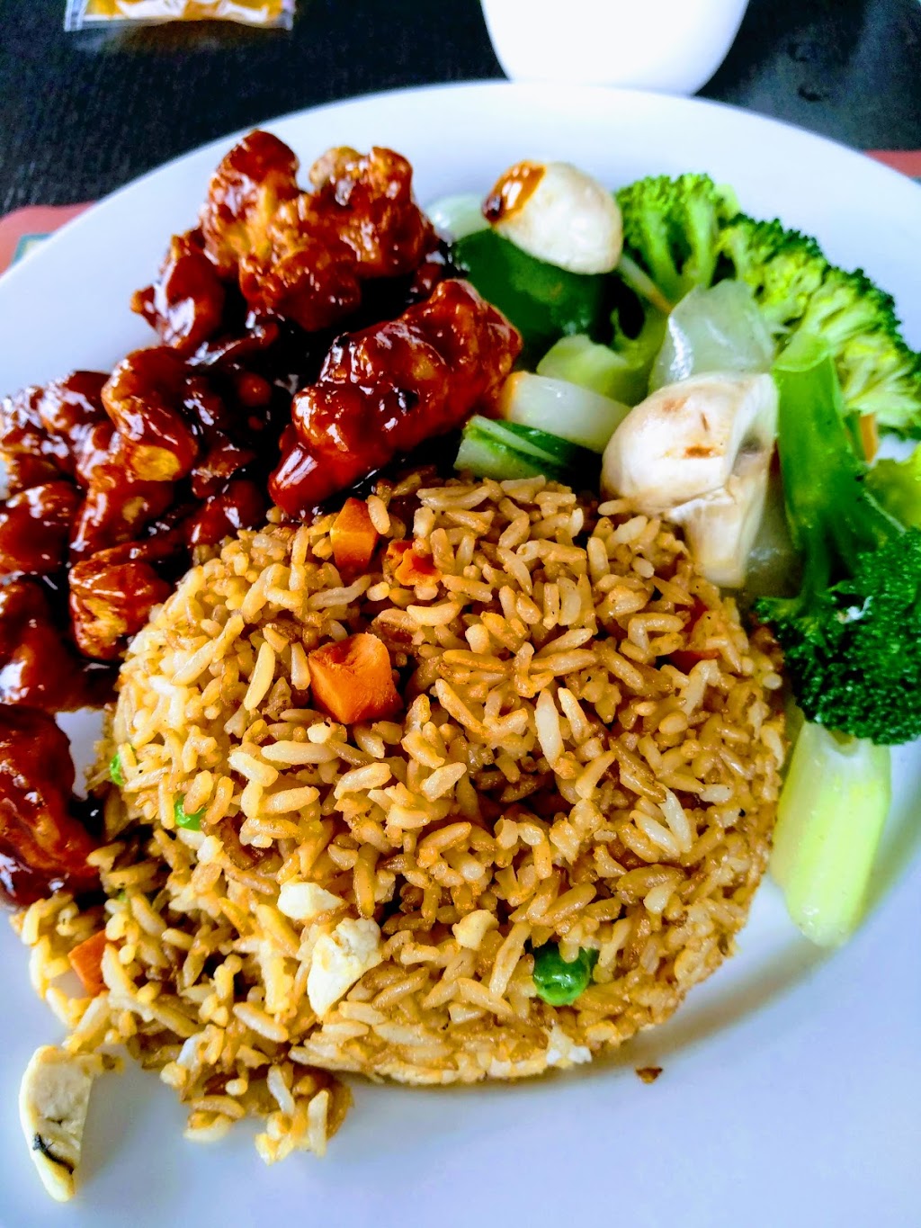 Golden Wok Chinese & Szechwan Restaurant | 241 Dundas St E, Trenton, ON K8V 1L8, Canada | Phone: (613) 392-8688