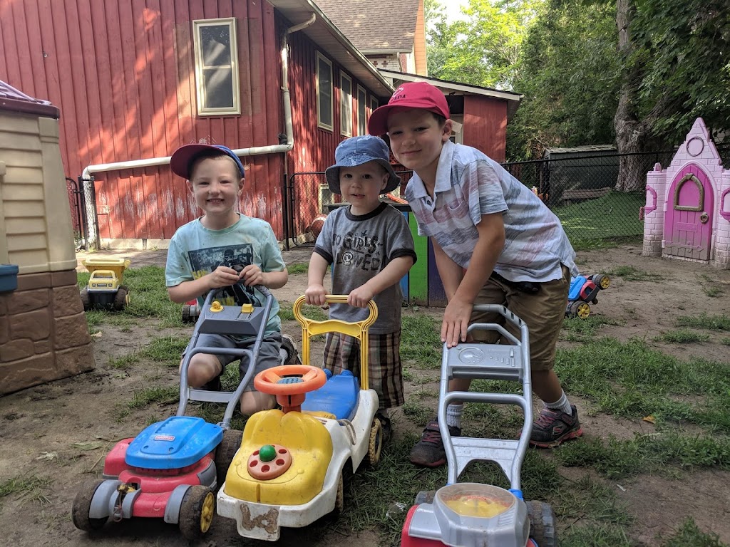 Me and My Friends Child Care | 5067 Old Brock Rd, Claremont, ON L1Y 1B3, Canada | Phone: (905) 408-0123
