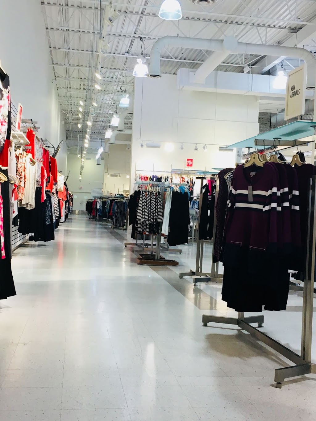 Laura | 1667 Merivale Rd, Nepean, ON K2G 3K2, Canada | Phone: (613) 727-9198