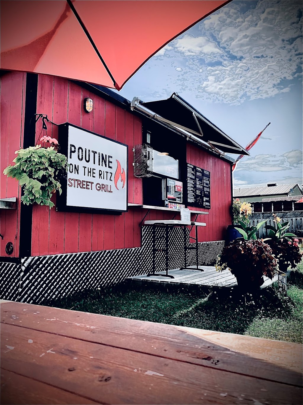Poutine On The Ritz | 5479 Yonge St, Gilford, ON L0L 1R0, Canada | Phone: (249) 733-2489