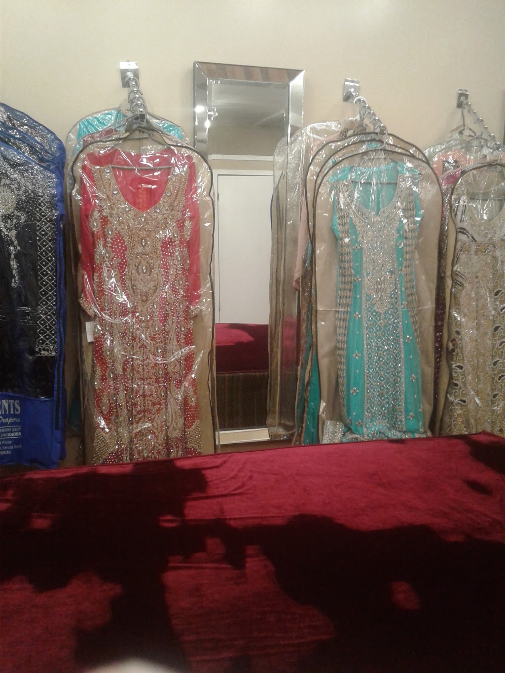 Kainaat Couture | 2623 Islington Ave, Etobicoke, ON M9V 2X4, Canada | Phone: (416) 744-3553