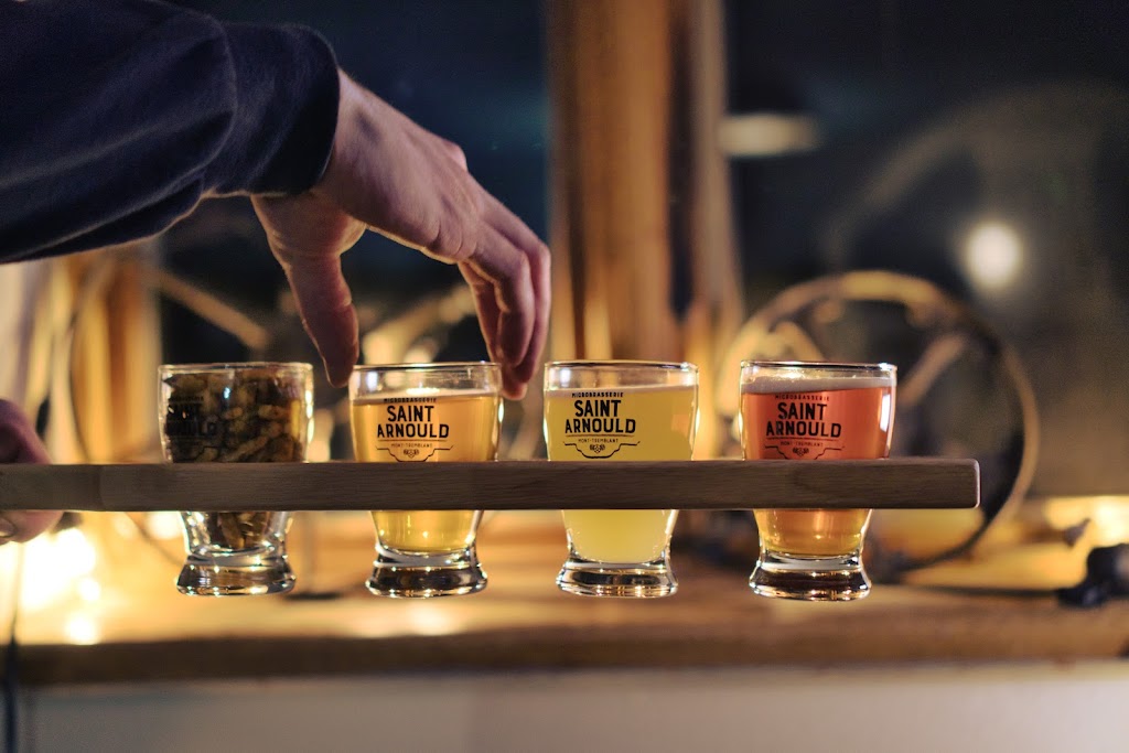 Le Bar Manitonga | 2213 Chem. du Village, Mont-Tremblant, QC J8E 1K4, Canada | Phone: (819) 425-6008