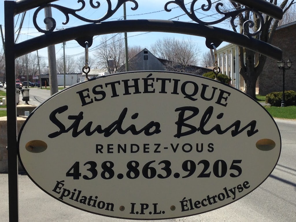 Studio Bliss Esthetique | 3022 Chemin Saint-Charles, Terrebonne, QC J6V 1C4, Canada | Phone: (438) 863-9205