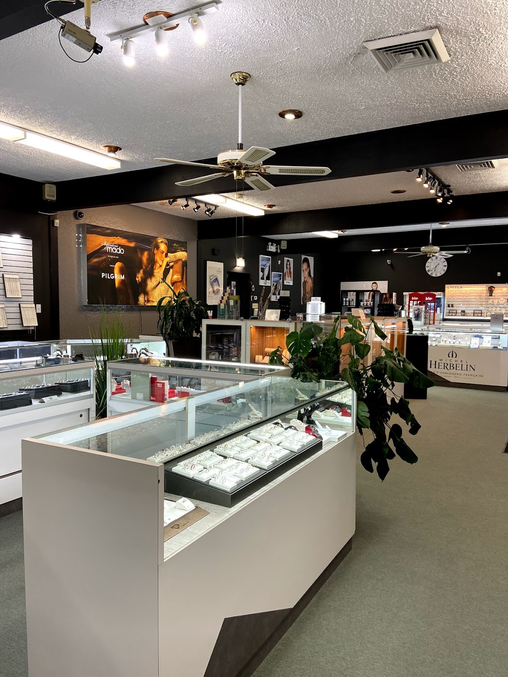 Bijouterie Mado | 1376 Rue de Montarville, Saint-Bruno-de-Montarville, QC J3V 3T5, Canada | Phone: (450) 653-5907