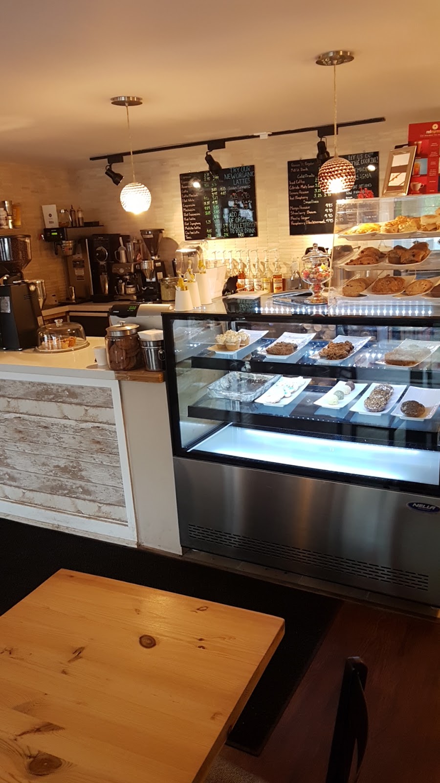 Classique Espresso Bar and Cafe | 31 Queen St N, Tottenham, ON L0G 1W0, Canada | Phone: (905) 936-6300