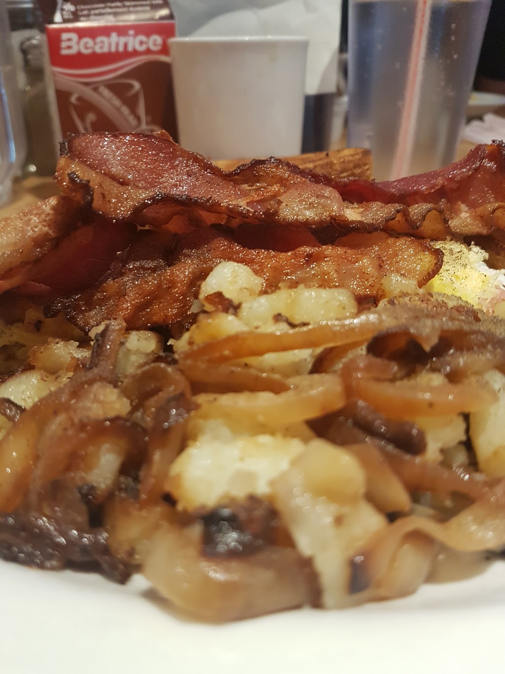 Village Cafe | 1875 Fourth Line, Ohsweken, ON N0A 1M0, Canada | Phone: (519) 445-0555