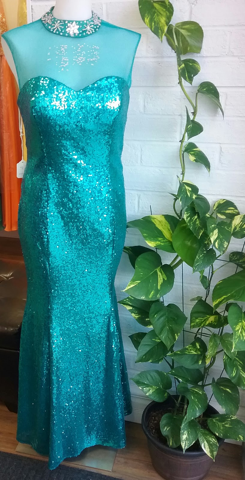 Elegant Dresses | 5-639 Southdale Rd E, London, ON N6E 3M2, Canada | Phone: (519) 204-2116