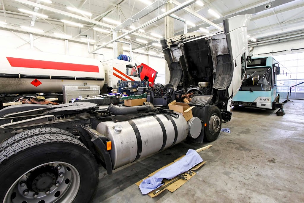 Mobile Truck Trailer Repair and Tire Service | 28 Country Ridge Ct, Brampton, ON L6P 3S3, Canada | Phone: (647) 994-7826