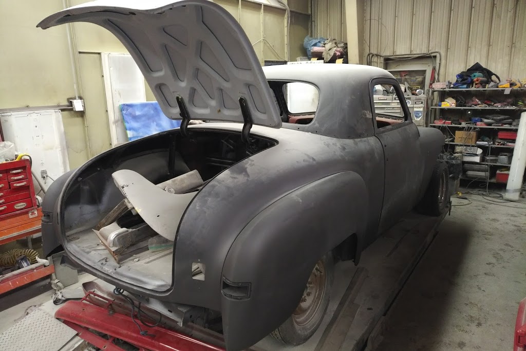 Dezs Paint Shop | 1346 Coker St, Greely, ON K4P 1A1, Canada | Phone: (613) 821-3520