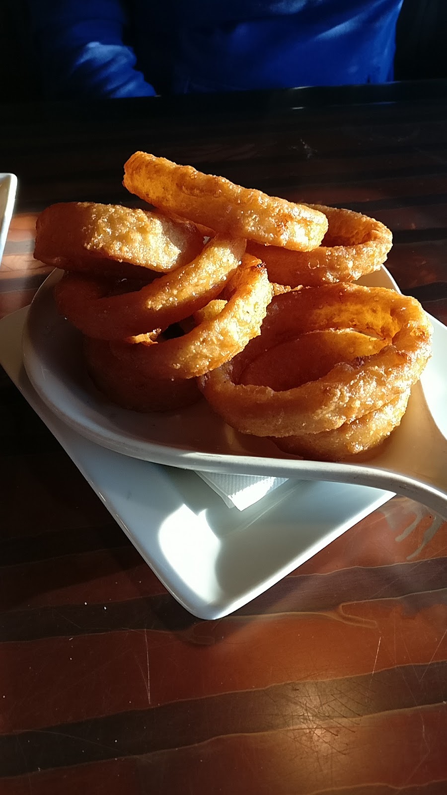 Tin Cup Sports Grill | 1540 North Service Rd W, Oakville, ON L6M 4A1, Canada | Phone: (905) 469-1441