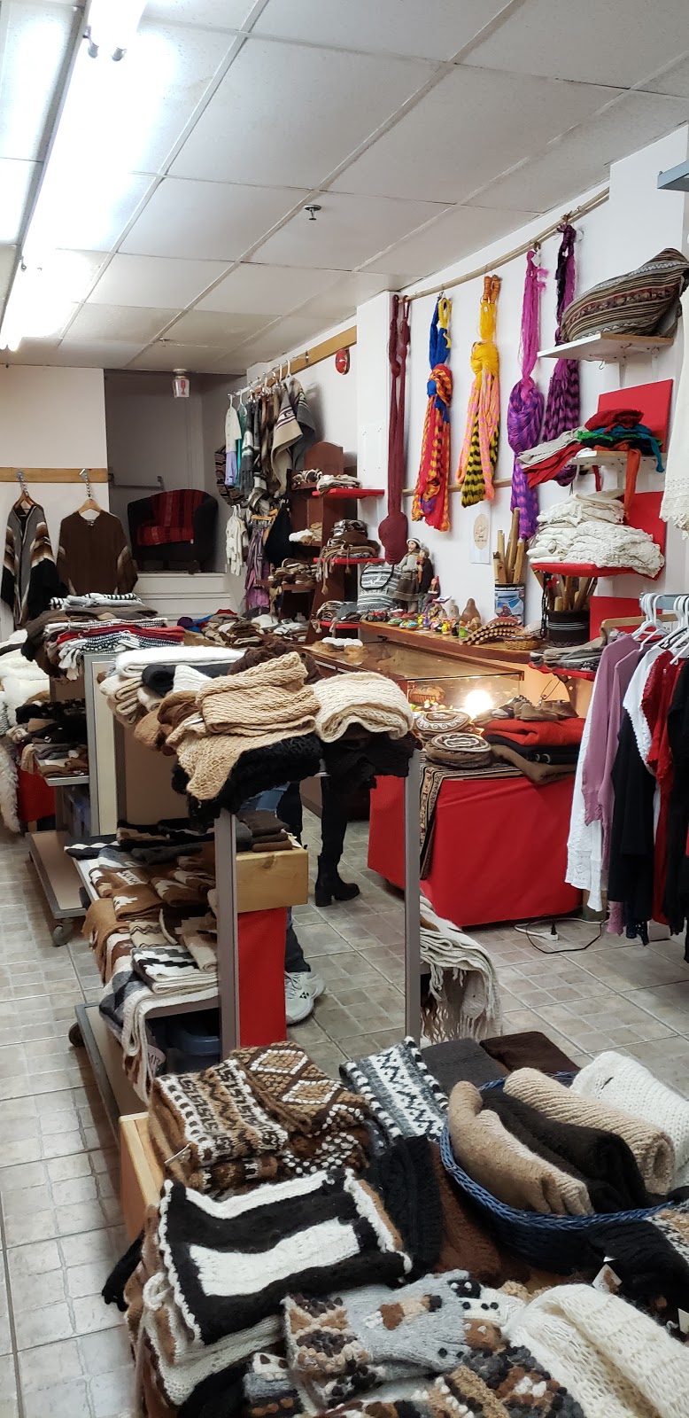 Alpaqa | 669 Rue Saint-Jean, Québec, QC G1R 1P7, Canada | Phone: (418) 522-2720