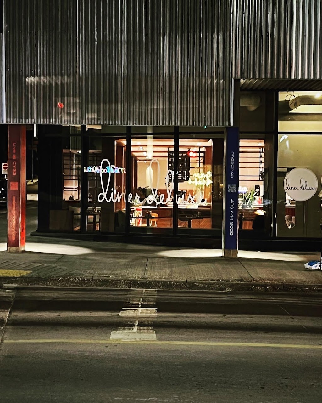 diner deluxe - Marda Loop | 2252 33 Ave SW, Calgary, AB T2T 1Z8, Canada | Phone: (403) 300-1626