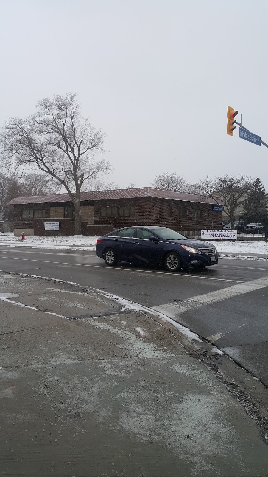 Erindale Medical Centre & Pharmacy | 1101 McBride Ave, Mississauga, ON L5C 1M6, Canada | Phone: (905) 270-4020
