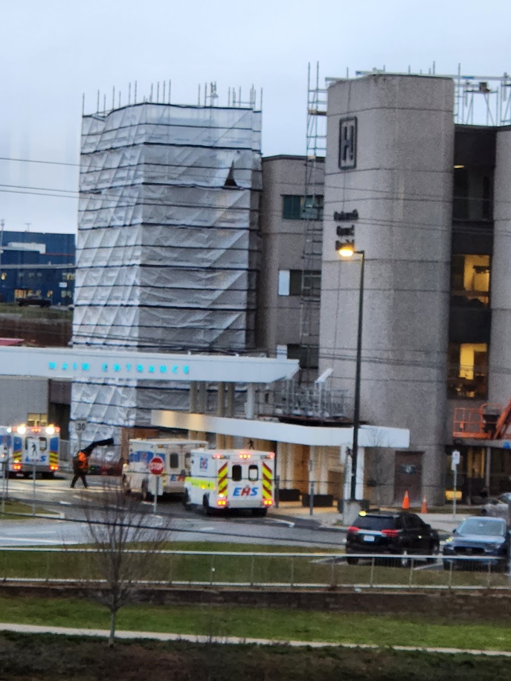 Dartmouth General Hospital | 325 Pleasant St, Dartmouth, NS B2Y 4G8, Canada | Phone: (902) 465-8300