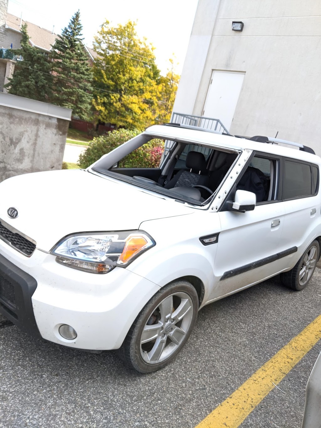 GTAuto Glass | 1284 Gordon St Unit 208, Guelph, ON N1L 0M8, Canada | Phone: (905) 749-4911
