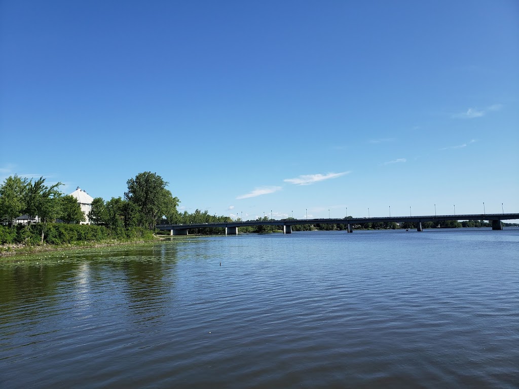 Promenade Paul-Sauvé | 1 Rue de Bellefeuille, Saint-Eustache, QC J7R, Canada | Phone: (450) 974-5000
