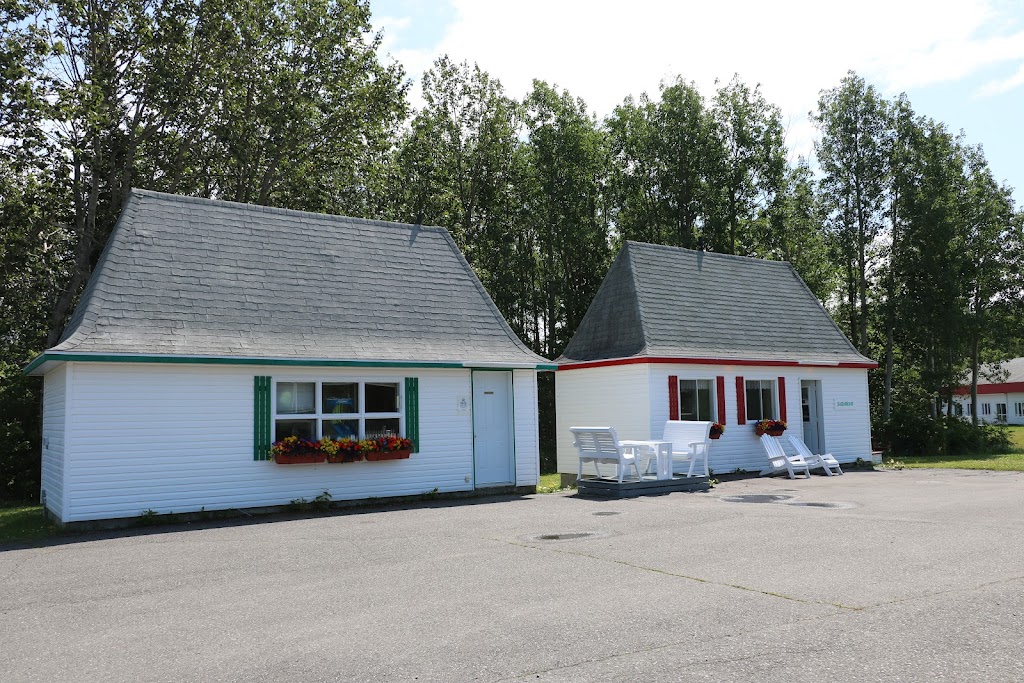 Camping Municipal De Trois Pistoles | 100 Rue du Chanoine-Côté, Trois-Pistoles, QC G0L 4K0, Canada | Phone: (418) 851-4515