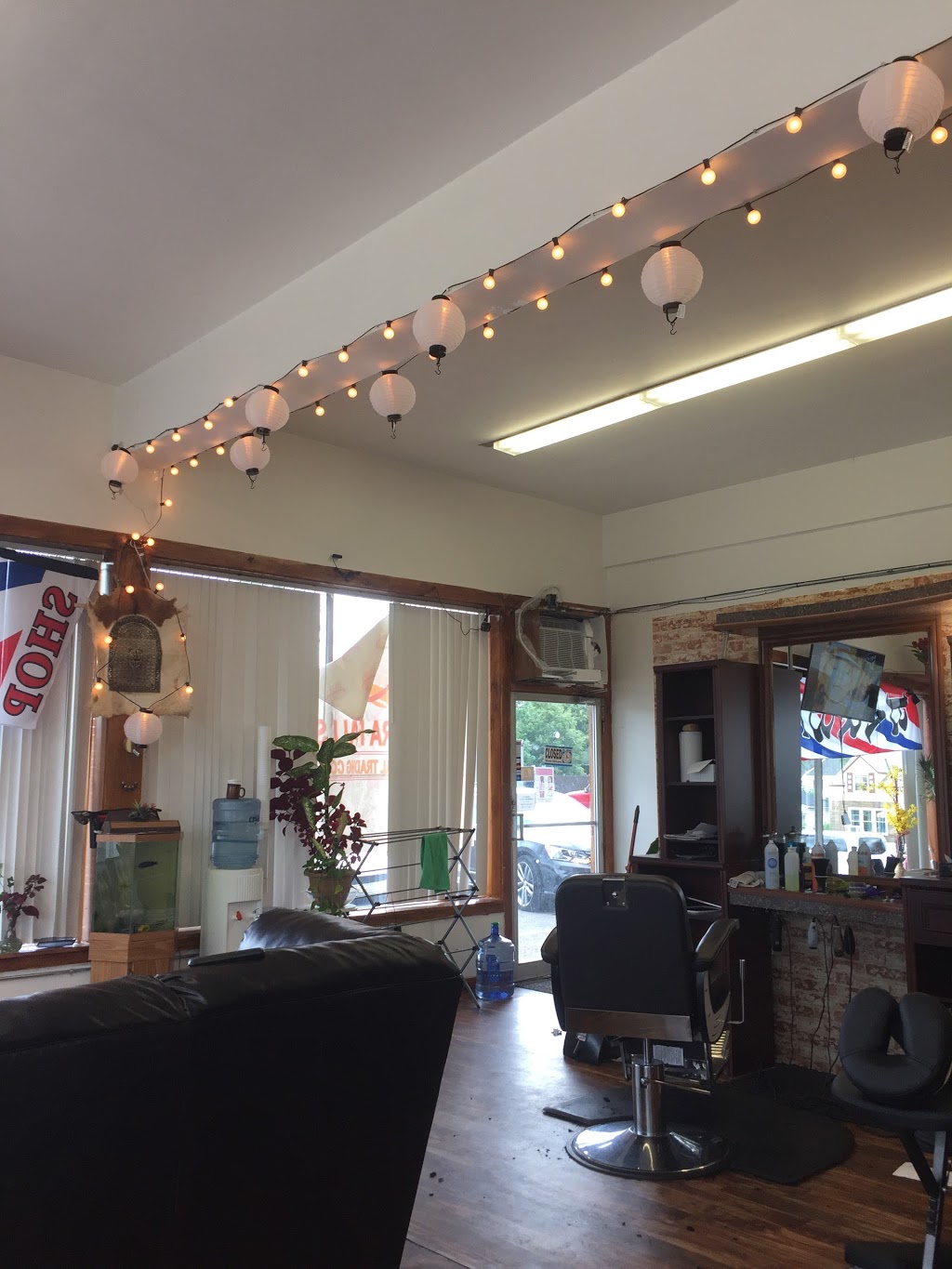 Caesar Barber Shop | 528 Niagara Falls Blvd, Buffalo, NY 14223, USA | Phone: (716) 986-2227