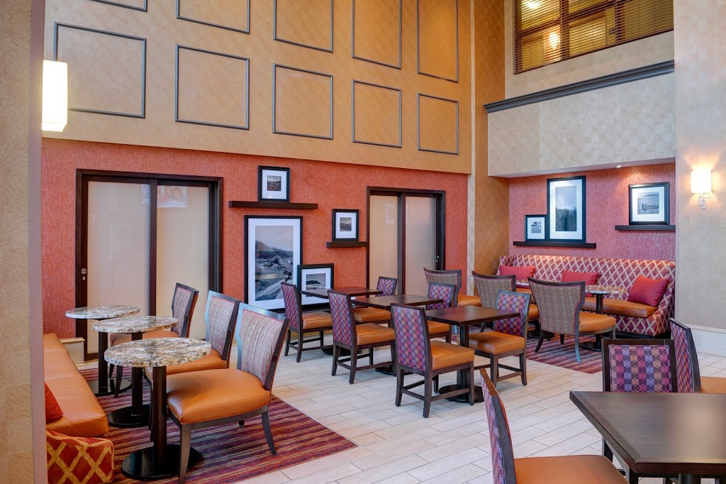 Hampton Inn & Suites by Hilton Langley-Surrey | 19500 Langley Bypass, Surrey, BC V3S 7R2, Canada | Phone: (604) 530-6545
