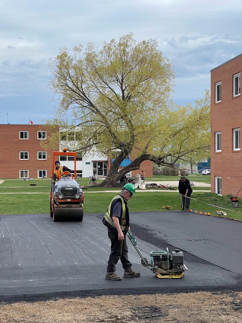 Local Asphalt Paving INC | 5667 Dewar Ave, Niagara Falls, ON L2H 3M9, Canada | Phone: (905) 321-2517