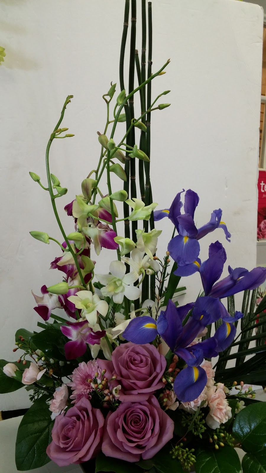 Lee Saunders Flowers | 1005 Ottawa St N, Kitchener, ON N2A 1H2, Canada | Phone: (519) 894-3533