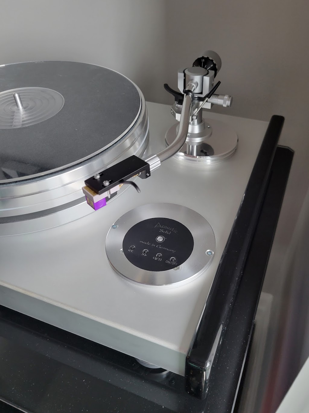 Stereo Untypical | 1878 Gordon St, Guelph, ON N1L 0P4, Canada | Phone: (416) 726-7350