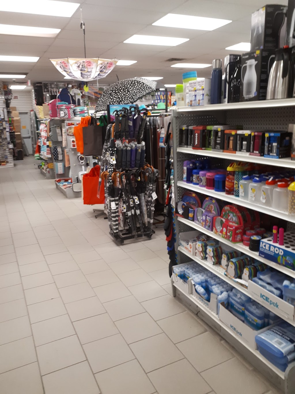 Entrepôt en Folie (L) | 1072 Rue Saint-Isidore, Saint-Lin - Laurentides, QC J5M 2V5, Canada | Phone: (450) 439-8018