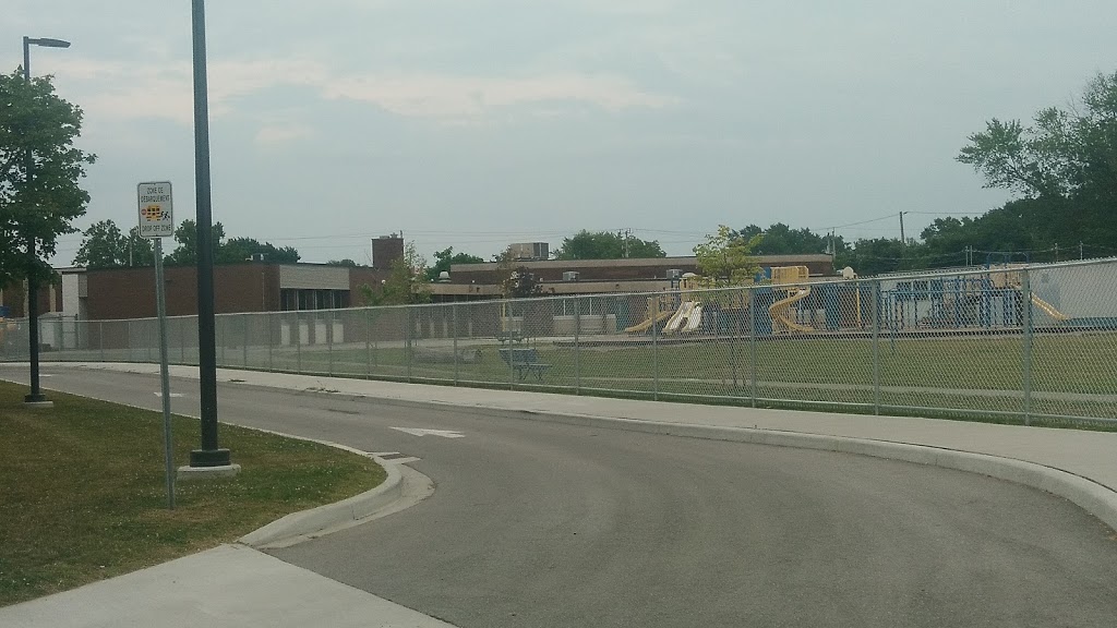 École élémentaire catholique Georges-P.-Vanier | 6200 Edgar St, Windsor, ON N8S 2A6, Canada | Phone: (519) 948-9481