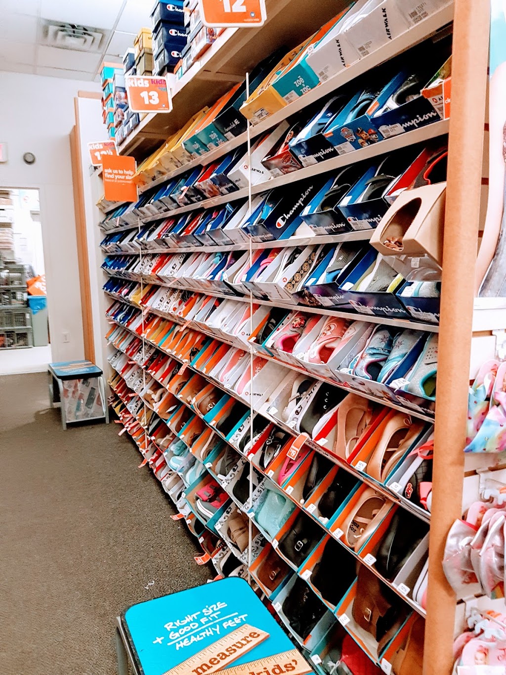 Payless ShoeSource | 462 Bayfield St Unit E3, Barrie, ON L4M 5A2, Canada | Phone: (705) 722-4209