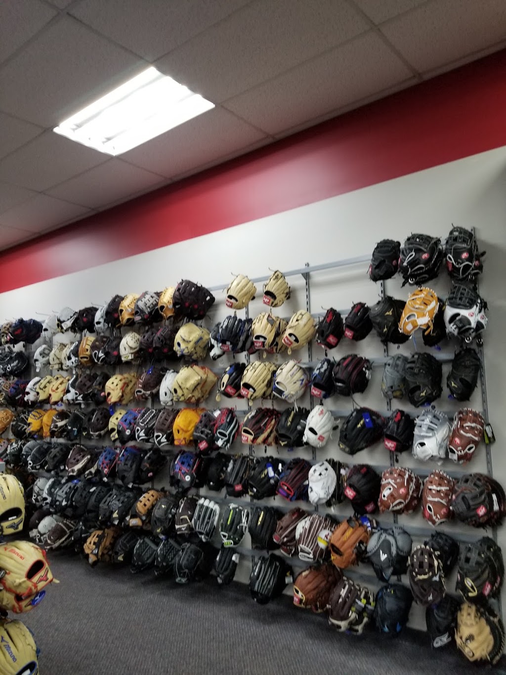 Home Run Sports | Kahunaverse Sports Group | 1911 Dundas St E, Mississauga, ON L4X 1M1, Canada | Phone: (905) 232-1048
