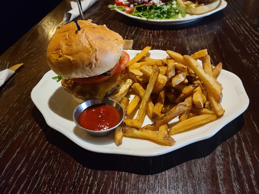 Finbars Irish Pub | 1595 Bedford Hwy, Bedford, NS B4A 3Y4, Canada | Phone: (902) 410-9335