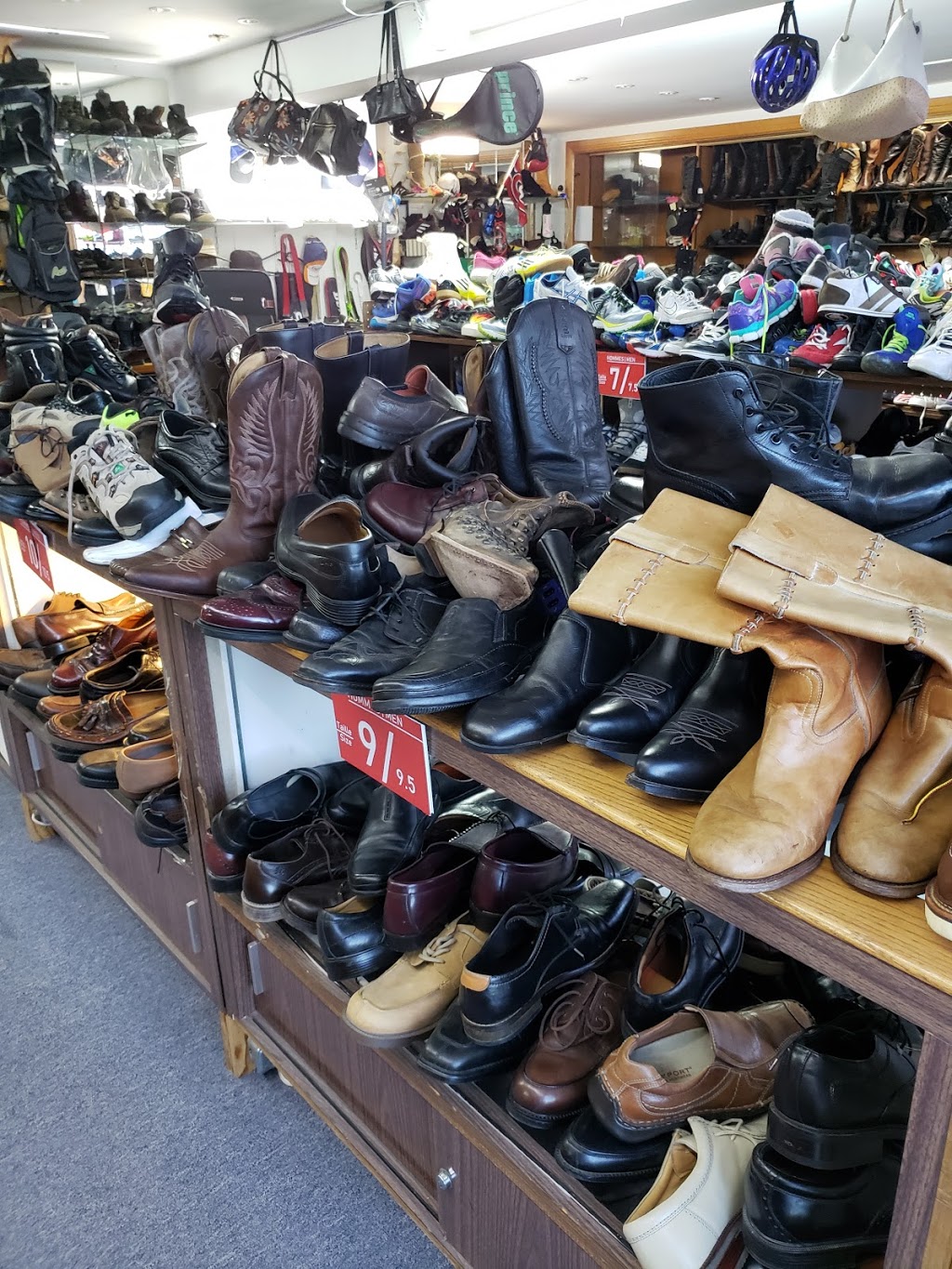 Le Soulier Magique | 81 Boulevard Saint-Joseph, Gatineau, QC J8Y 3W3, Canada | Phone: (819) 743-8520