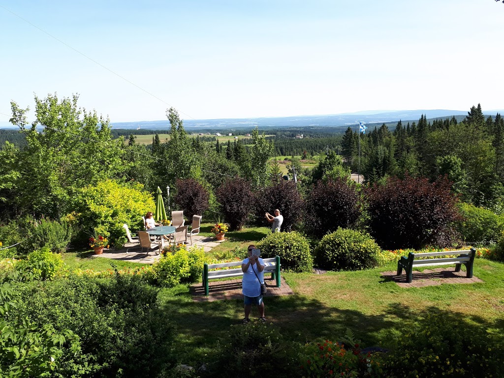 Le Domaine à lHéritage | chemin du 2e rang et, Saint-Séverin, QC G0N 1V0, Canada | Phone: (855) 891-3130