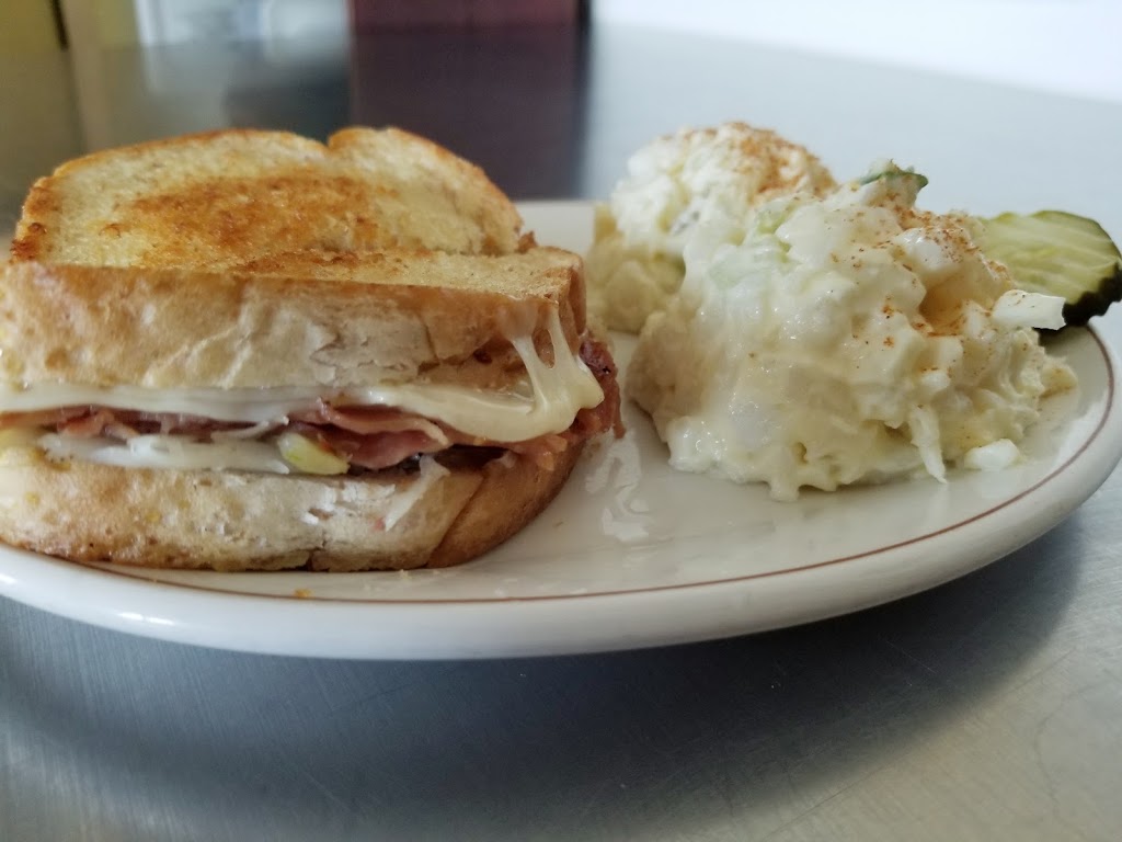 Prairie Oasis Family Restaurant | 1650 Lakeview Rd, Bushell Park, SK S0H 0N0, Canada | Phone: (306) 692-4334
