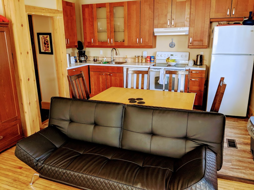 23Maple.com B&B | 23 Maple Ave #1320, Haliburton, ON K0M 1S0, Canada | Phone: (855) 457-2323