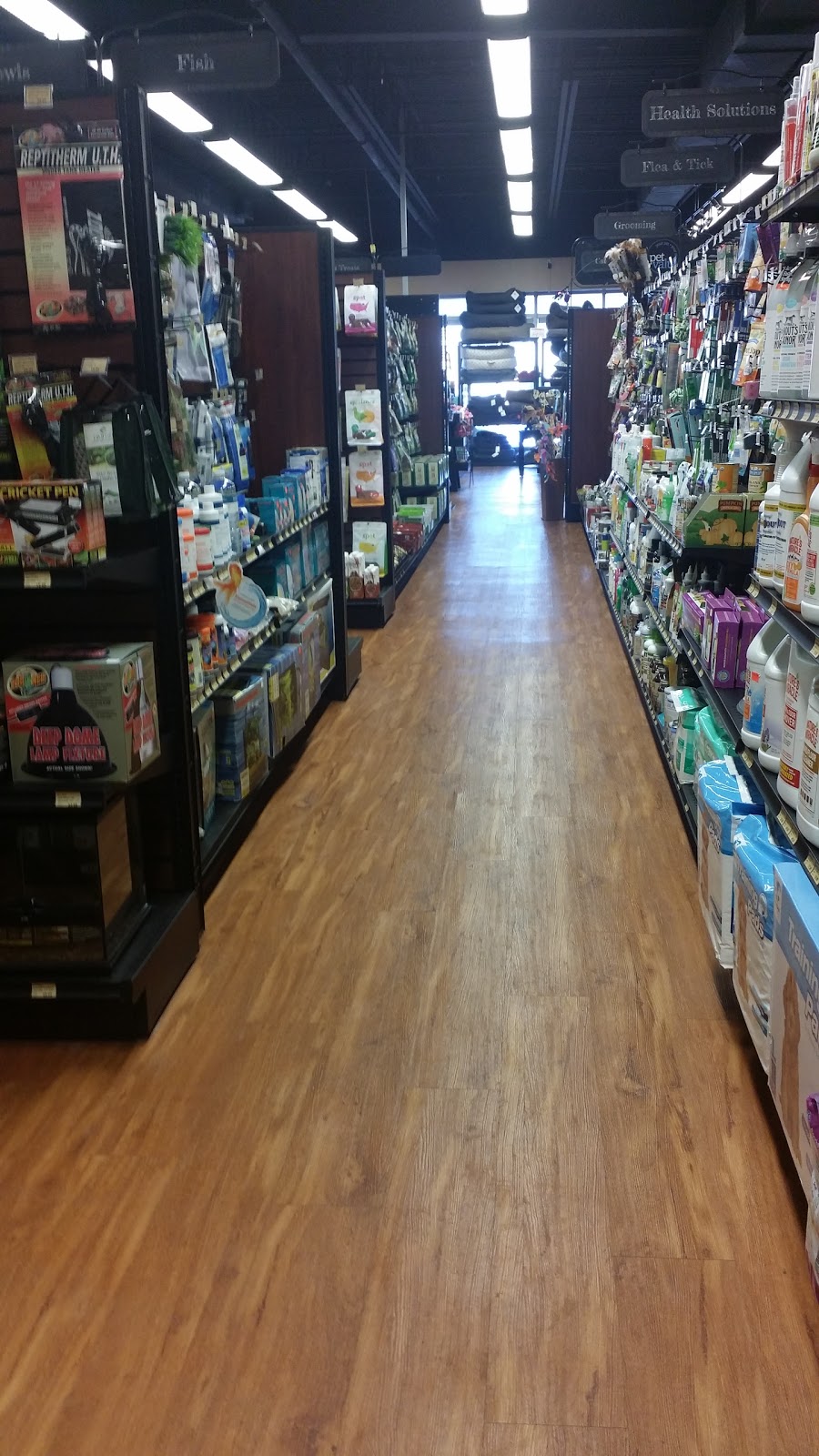 Pet Valu | 1581 Greenbank Rd, Nepean, ON K2J 4Y6, Canada | Phone: (613) 825-9577