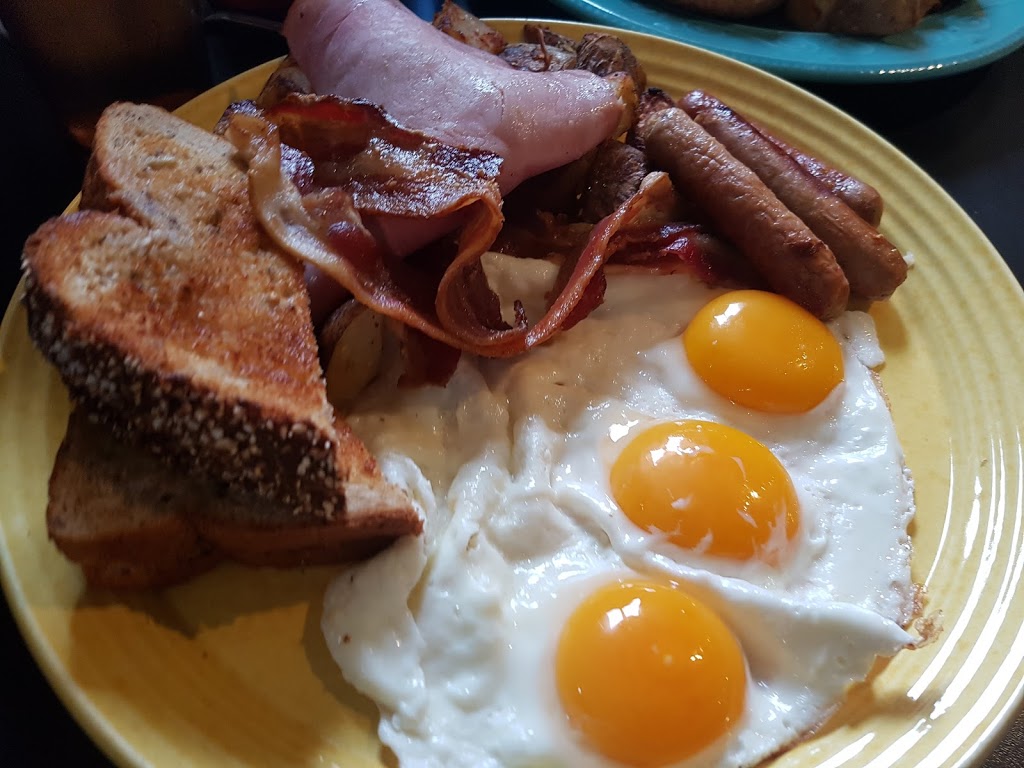 Tommys Cafe | 1308 Ross Rd, North Vancouver, BC V7J 1V2, Canada | Phone: (604) 988-0174